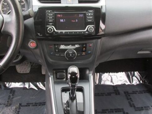 Used 2018 Nissan Sentra SV FWD image 25
