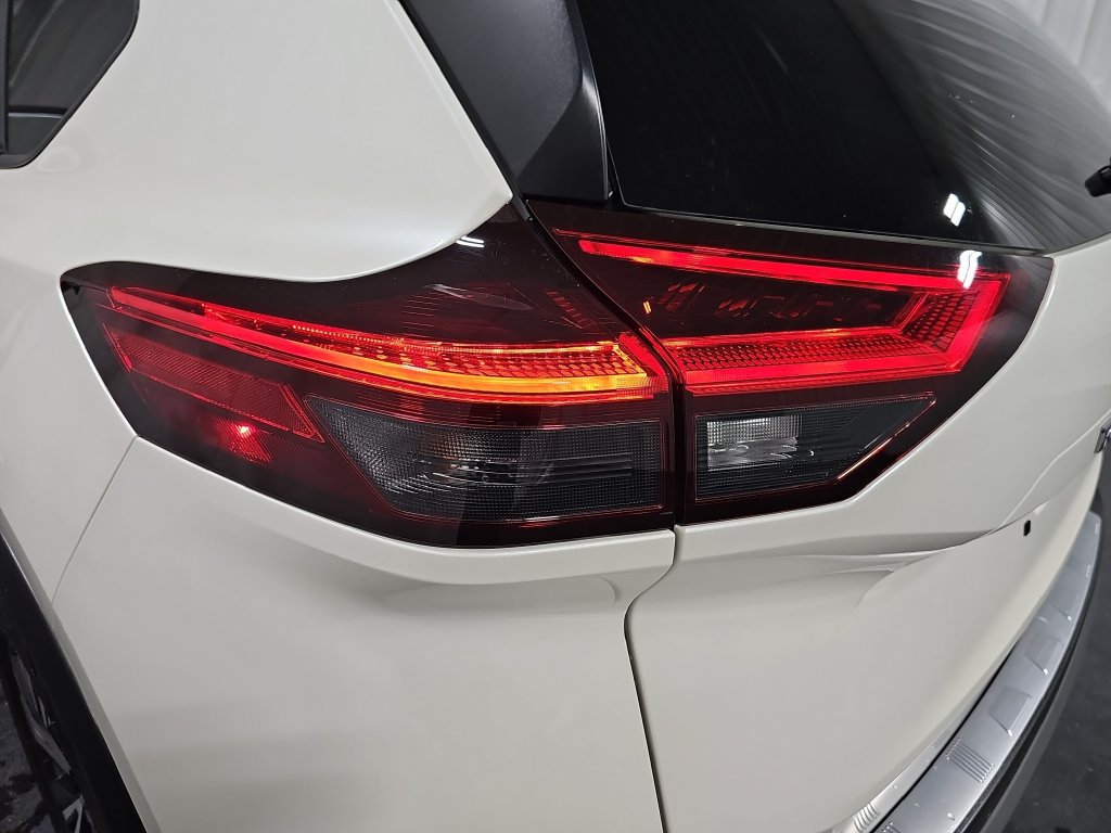 Certified 2023 Nissan Rogue SV AWD/4WD image 32
