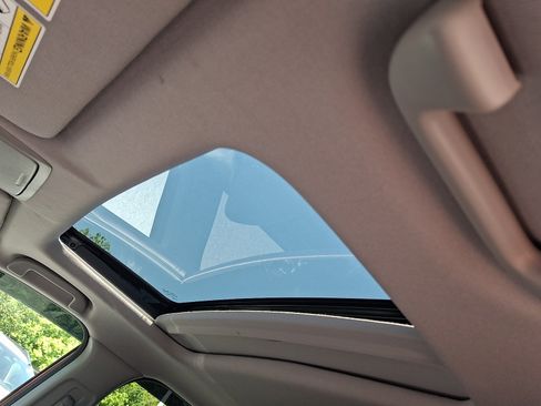 Used 2022 Honda CR-V Touring image 14