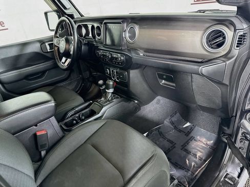 Used 2020 Jeep Wrangler Unlimited Sahara AWD/4WD image 30