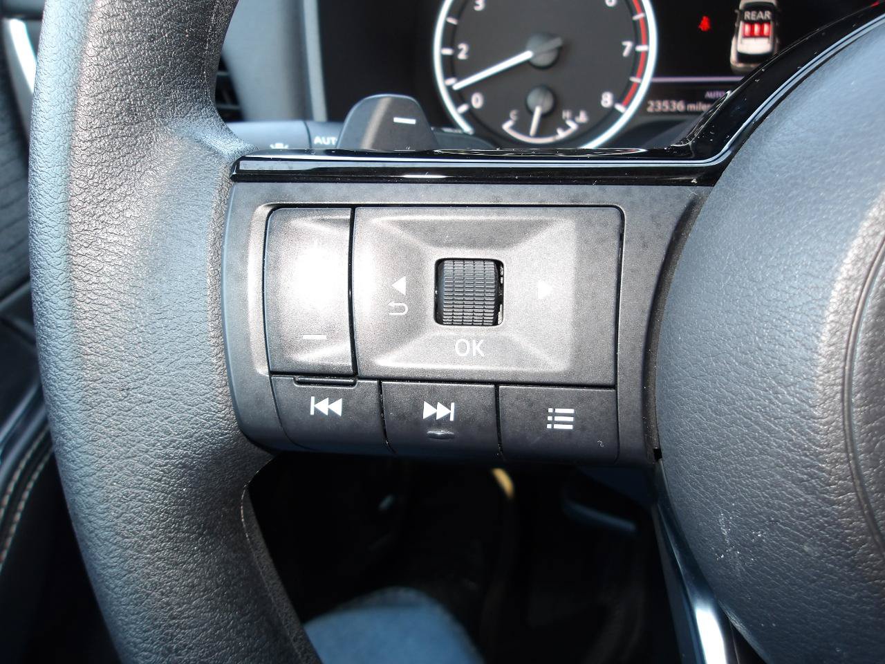 Used 2023 Nissan Rogue SV AWD/4WD image 15