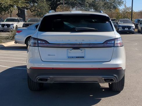 Used 2022 Lincoln Nautilus Reserve image 4