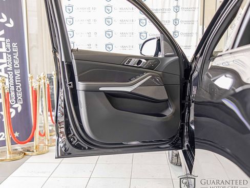 Used 2025 BMW X5 M60i w/ Climate Comfort Package image 33