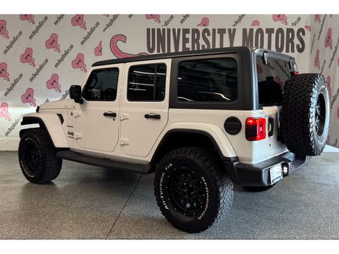 Used 2018 Jeep Wrangler Unlimited Sahara w/ Cold Weather Group AWD/4WD image 12