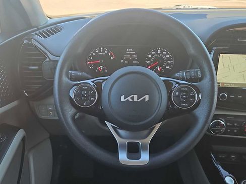Used 2022 Kia Soul S image 11