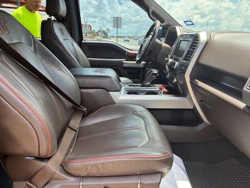 Used 2015 Ford F150 King Ranch w/ Equipment Group 601A Luxury AWD/4WD image 37
