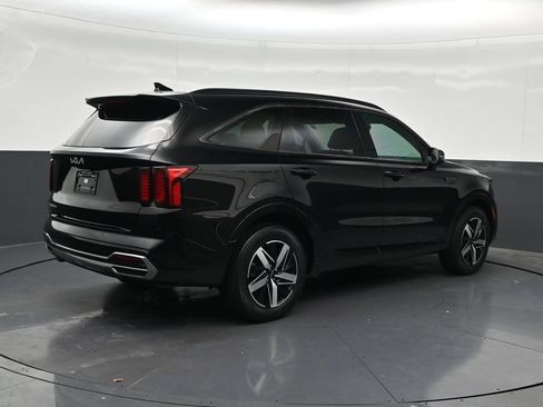 Used 2023 Kia Sorento S w/ Panoramic Sunroof Package FWD image 5