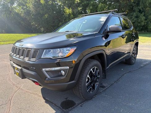 Used 2020 Jeep Compass Trailhawk AWD/4WD image 3