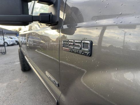 Used 2002 Ford F250 Lariat image 8