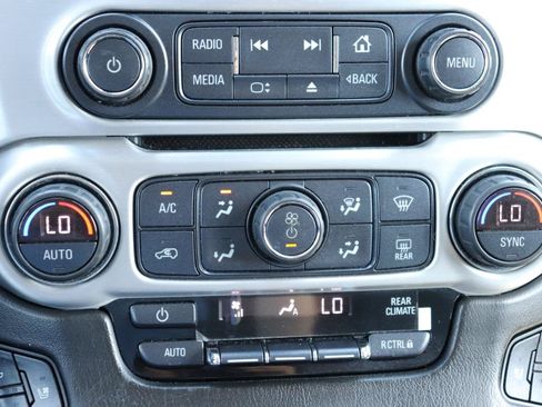 Used 2019 GMC Yukon XL SLT w/ Open Road Package AWD/4WD image 43