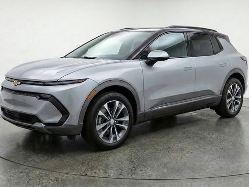 Used 2025 Chevrolet Equinox LT image 3