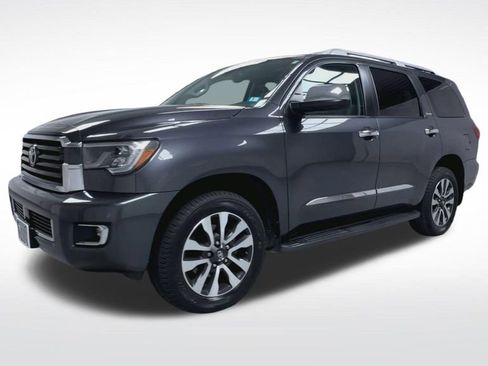 Used 2018 Toyota Sequoia Limited w/ Safety & Convenience Package AWD/4WD image 4