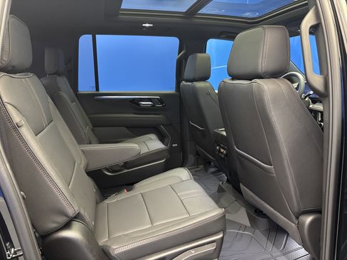 New 2026 Chevrolet Suburban RST w/ Comfort Package AWD/4WD image 28
