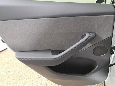 Used 2026 Tesla Model Y 2WD image 13
