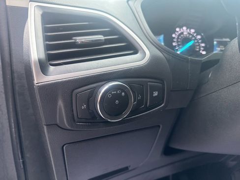 Used 2024 Ford Edge SEL image 16