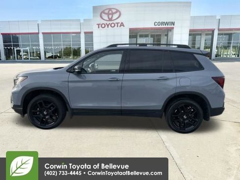 Used 2024 Honda Passport Black Edition image 2