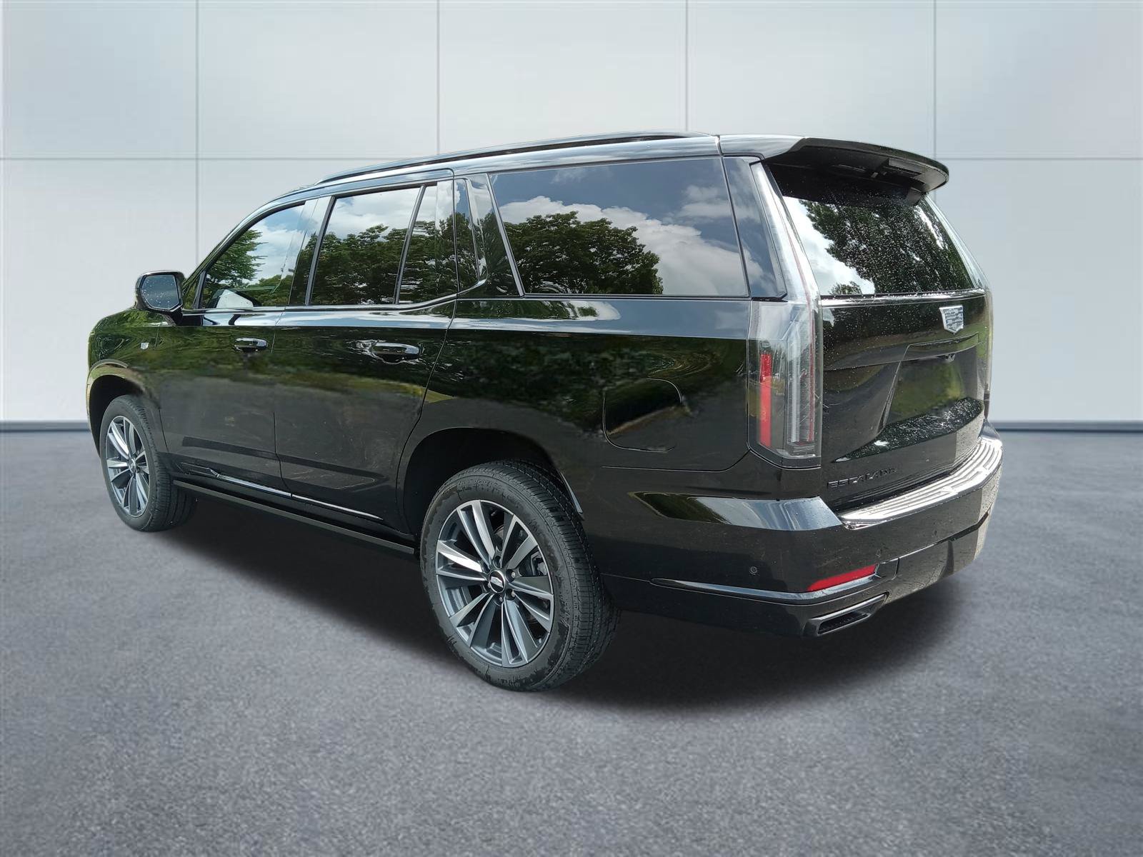 Certified 2026 Cadillac Escalade Platinum Sport w/ LPO, ONYX Package AWD/4WD image 3