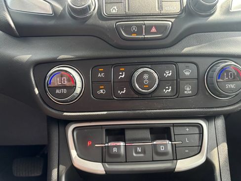 Used 2023 GMC Terrain SLT FWD image 42