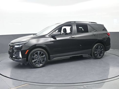 Used 2024 Chevrolet Equinox RS FWD image 2