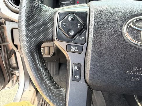 Used 2021 Toyota Tacoma TRD Off-Road w/ Technology Package AWD/4WD image 25
