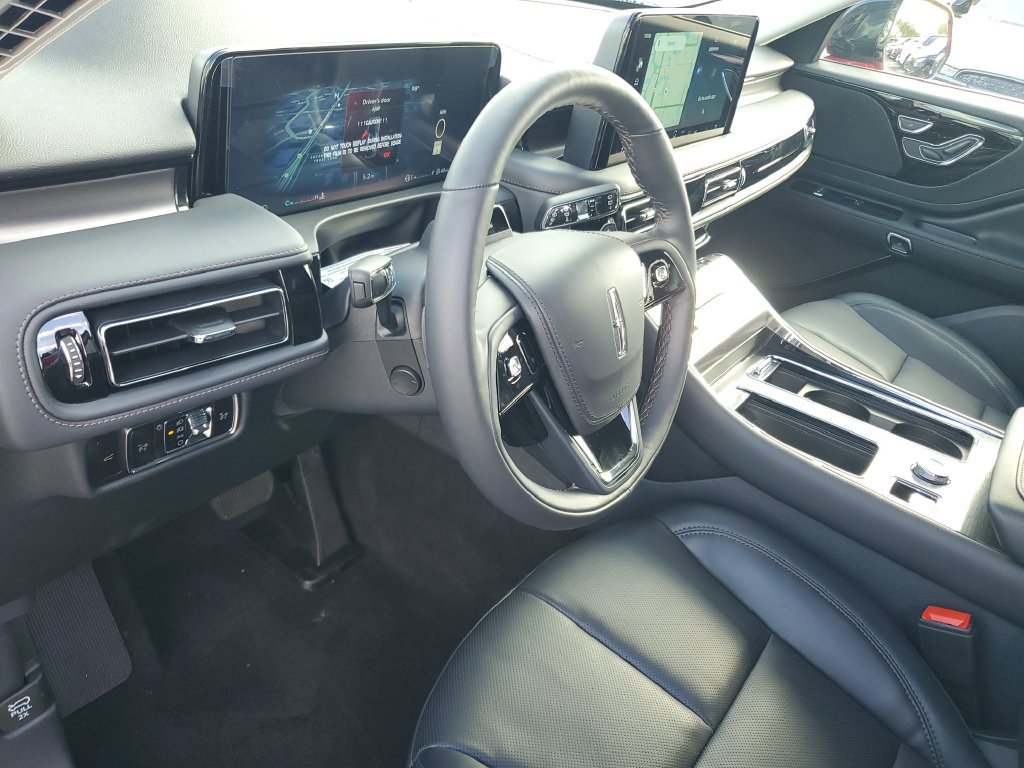 New 2025 Lincoln Aviator 2WD w/ Jet Appearance Package image 21