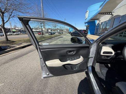 New 2026 Honda HR-V LX image 12