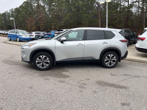 Used 2023 Nissan Rogue SV image 37
