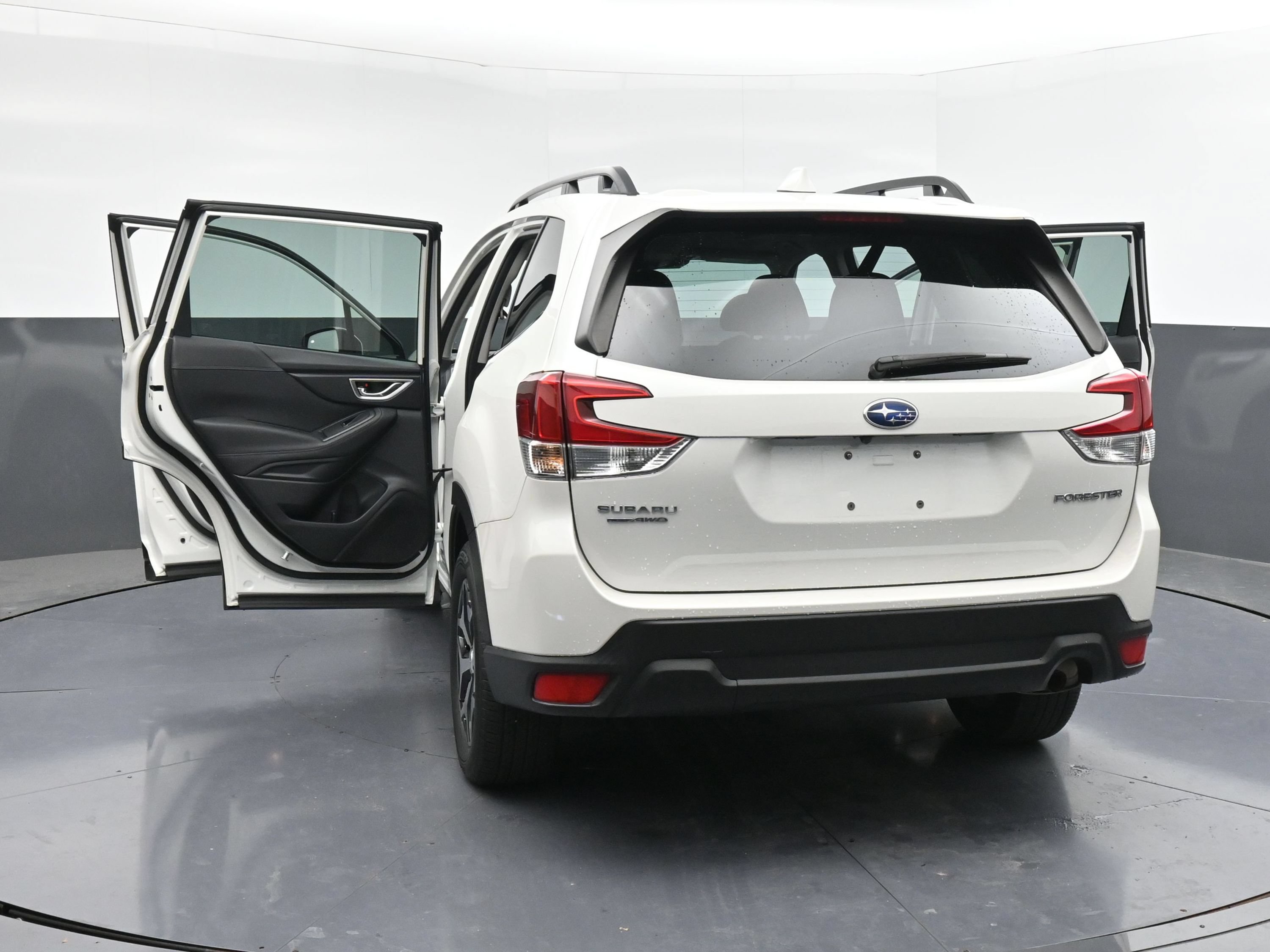 Used 2023 Subaru Forester Premium AWD/4WD image 44