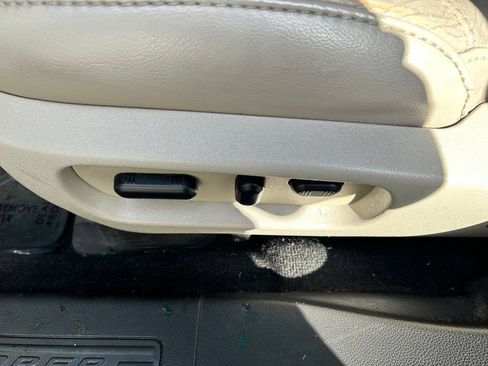 Used 2012 Ford Explorer XLT FWD image 17