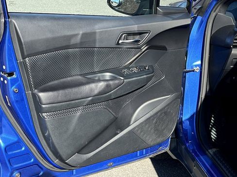 Used 2018 Toyota C-HR XLE image 9