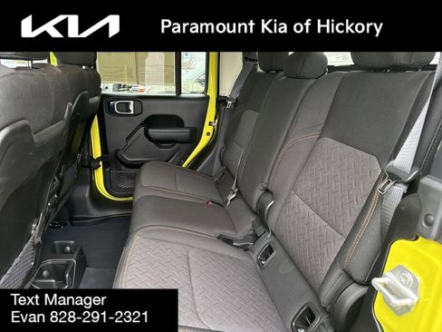 Used 2024 Jeep Gladiator Mojave w/ Technology Group image 14