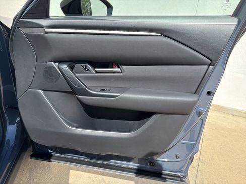 Used 2025 MAZDA CX-50 2.5 Hybrid w/ Preferred Pkg image 17