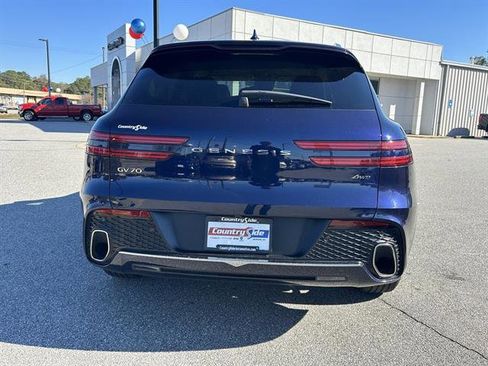 Used 2025 Genesis GV70 2.5T image 9