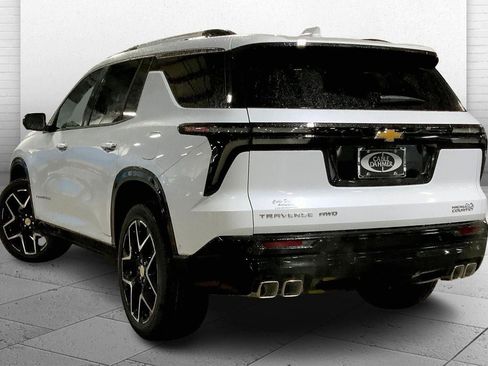 New 2026 Chevrolet Traverse High Country image 3