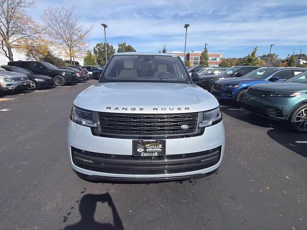 Used 2023 Land Rover Range Rover Long Wheelbase SE AWD/4WD image 1