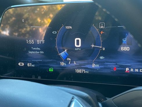 Used 2024 Chevrolet Equinox EV LT FWD image 36