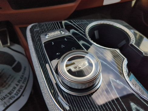 New 2026 Cadillac Optiq Luxury 2 image 28