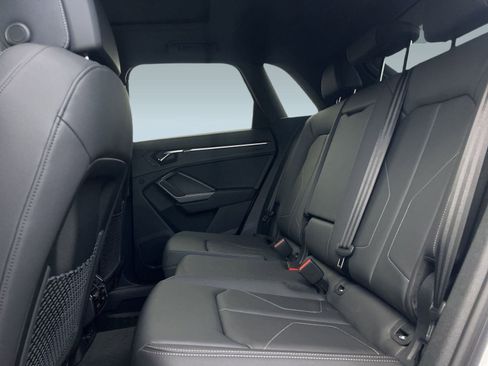 New 2025 Audi Q3 2.0T Premium image 14