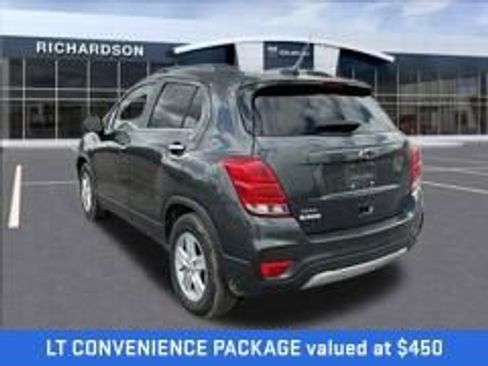 Used 2019 Chevrolet Trax LT w/ LT Convenience Package FWD image 2