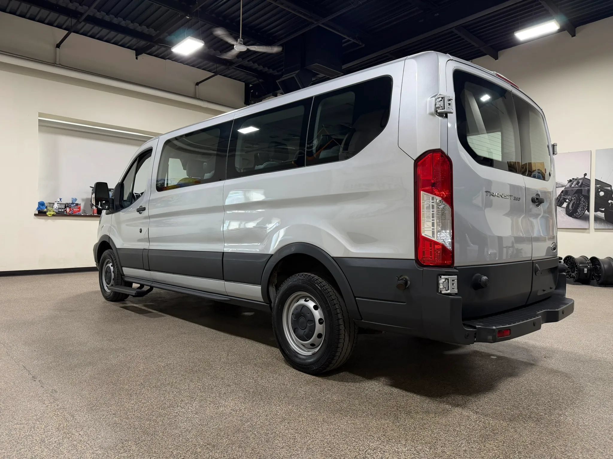 Used 2018 Ford Transit 350 XL RWD image 7