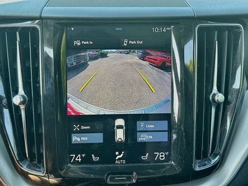Used 2018 Volvo XC60 T5 Momentum w/ Vision Package AWD/4WD image 15