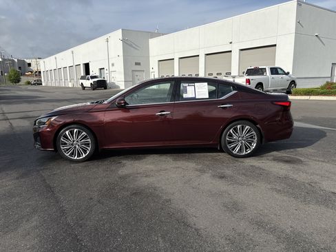 Used 2024 Nissan Altima 2.5 SL FWD image 6