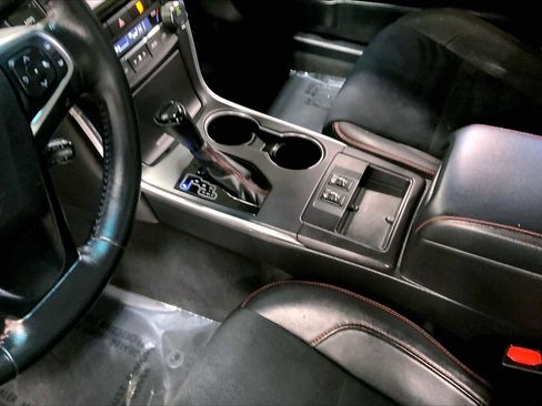 Used 2015 Toyota Camry XSE w/ Moonroof Package image 17