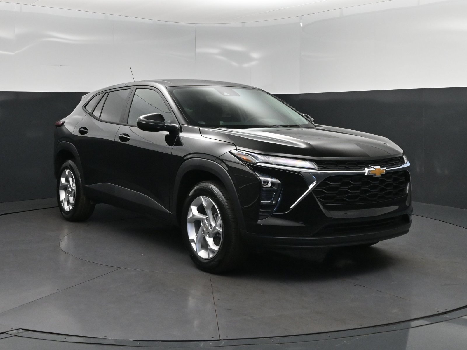 New 2026 Chevrolet Trax LS w/ LS Convenience Package FWD image 9