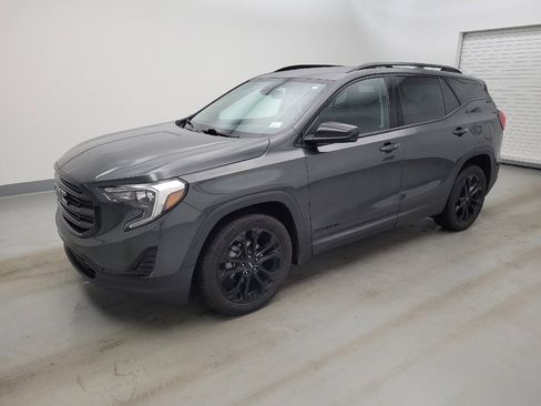 Used 2020 GMC Terrain SLE w/ Elevation Edition FWD image 2