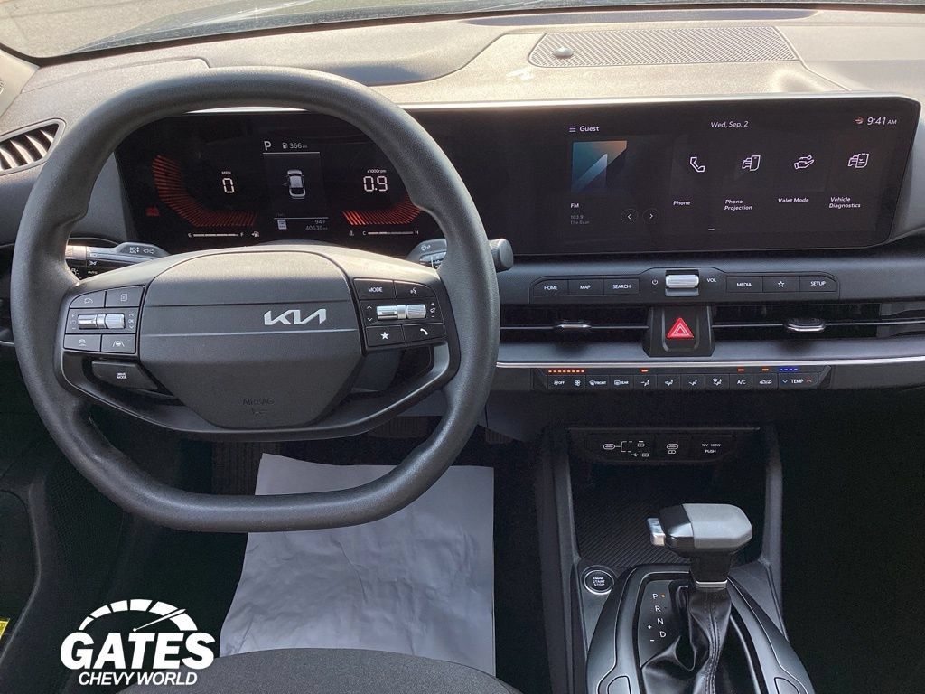 Used 2025 Kia K4 FWD image 13