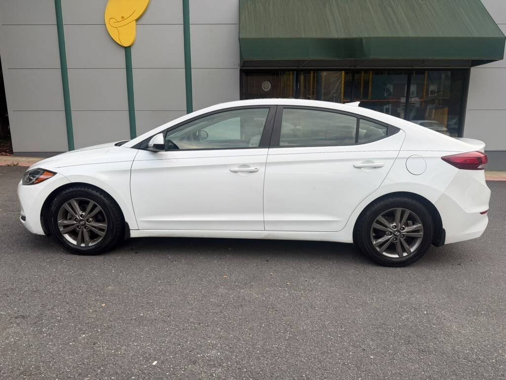 Used 2017 Hyundai Elantra SE FWD image 6