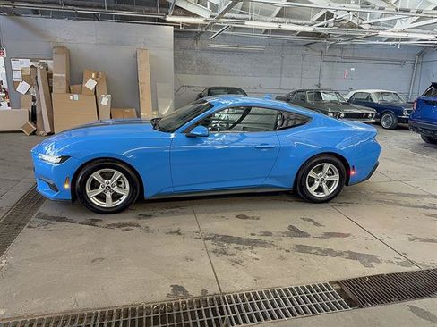 Used 2024 Ford Mustang Coupe RWD image 2