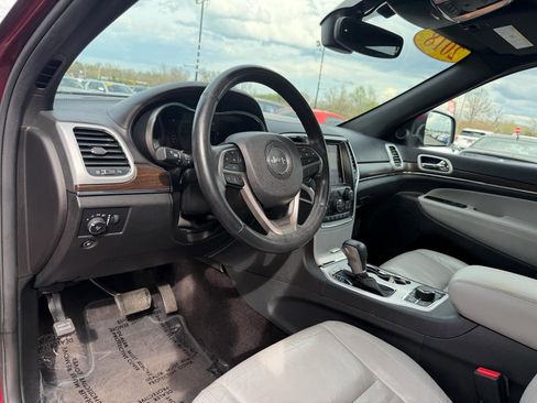 Used 2018 Jeep Grand Cherokee Limited image 13