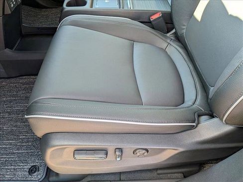 New 2026 Honda Odyssey Touring image 4